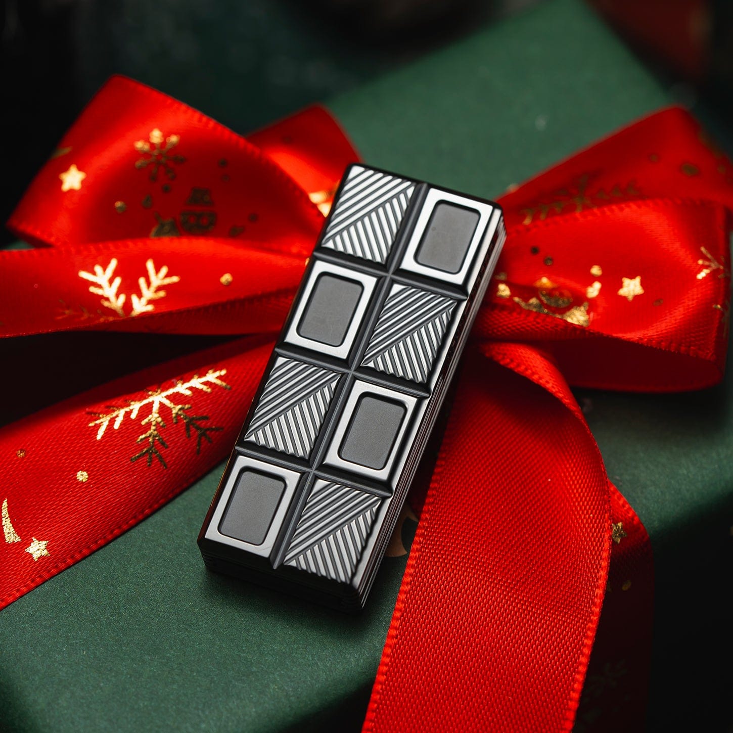 01EDC 只禁优惠代码 Wafer Biscuit 2.0-Chocolate Polished Zirconium (ships in 20 days)