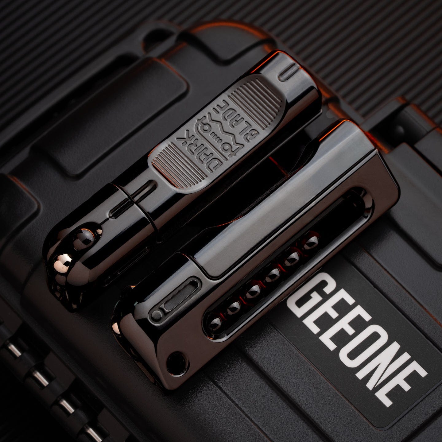 Basement Director 只禁优惠代码 Dark Blade Slider Polished Zirconium-black