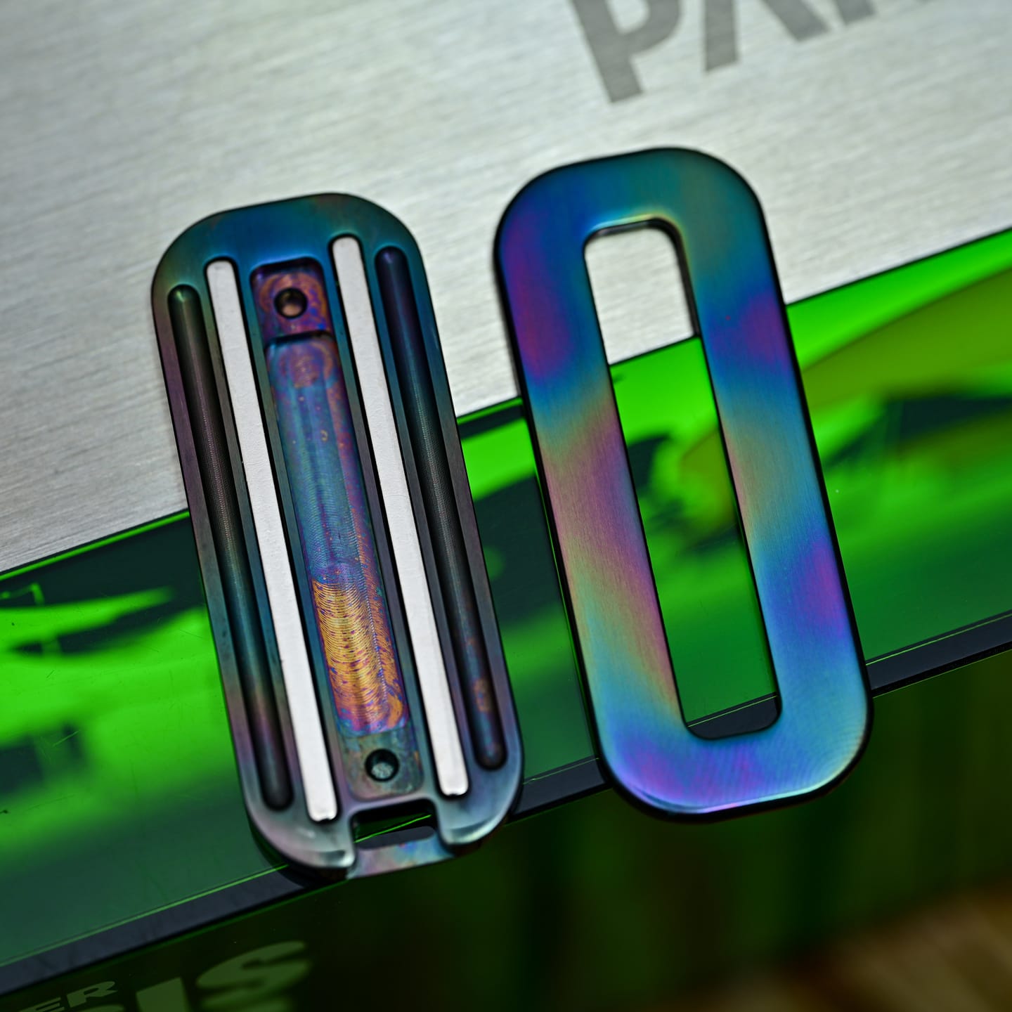Bpmods Fidget Slider Pioneer Oil Slick Zirconium Shell + Smooth Base Plate (without track)