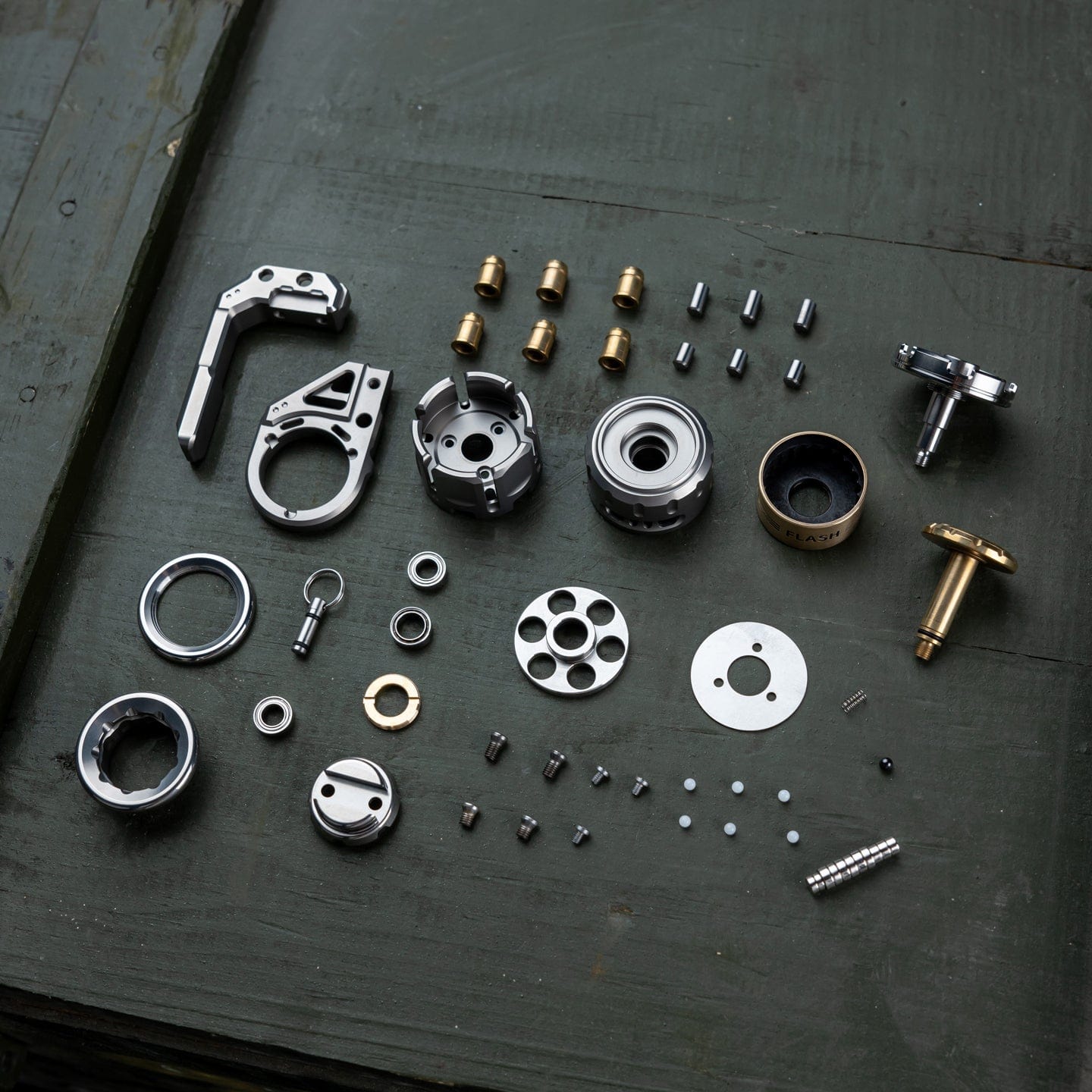 DJG 禁店铺满减及优惠代码 Destroyer Titanium/Brass (ships in 15 days)