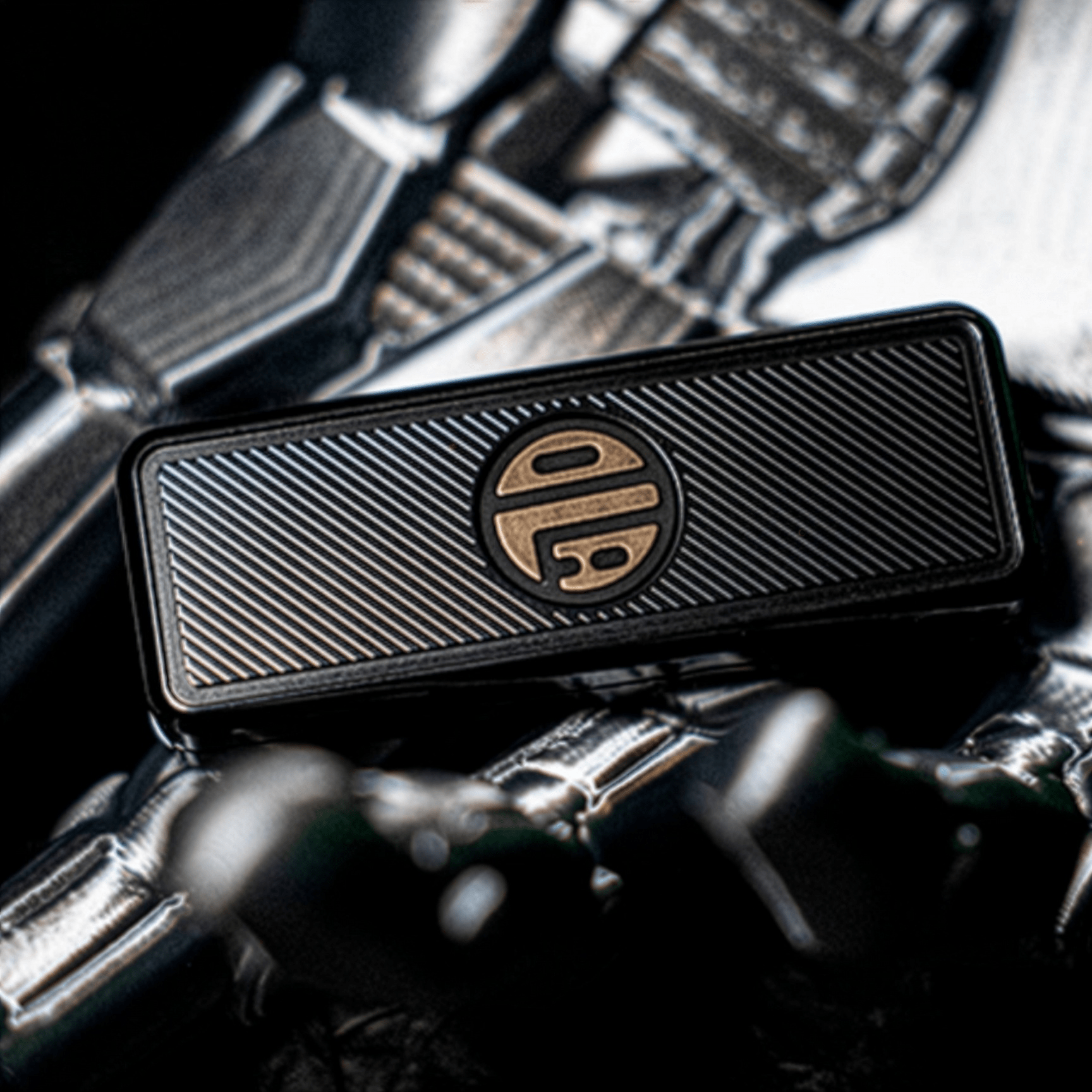 DL EDC 只禁优惠代码 DL Slider Mystery Box-Zirconium (ships in 20 days)