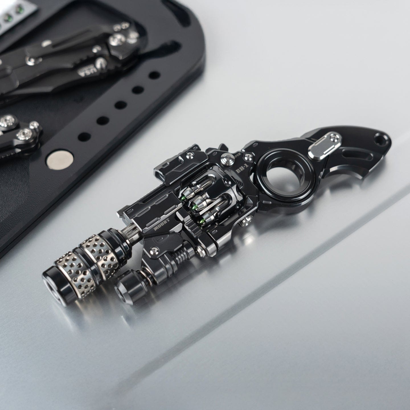 EDCELL 只禁优惠代码 Breaker Zirconium-suit (ships in 7 days)