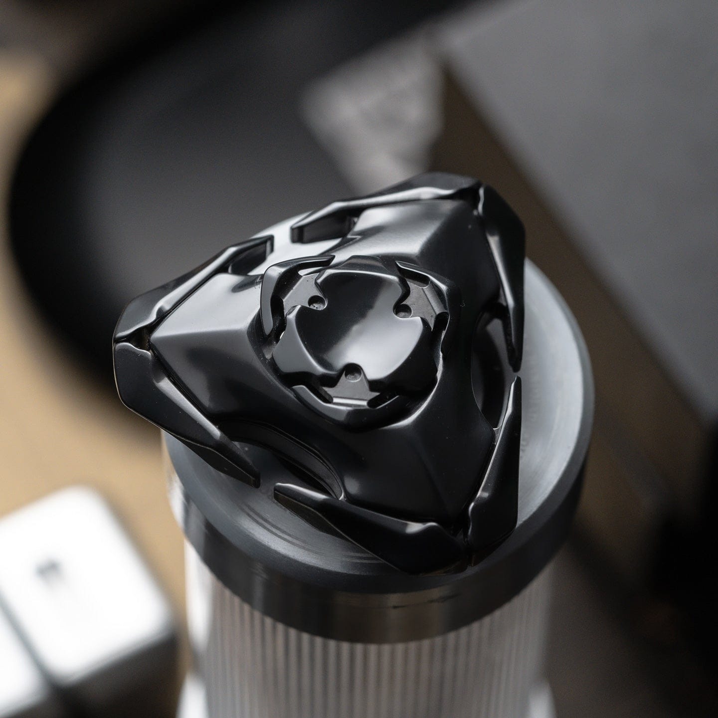 Freak Mech Studio 只禁优惠代码 Blade Spinner Polished Zirconium (ships in 60 days)