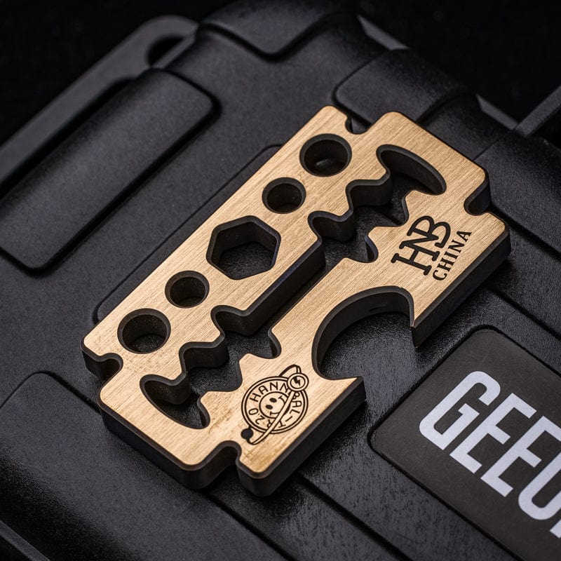 GEEONE Multi Tool HANNIBAL, Razor, bottle opener, multiple functions wrench, crowbar