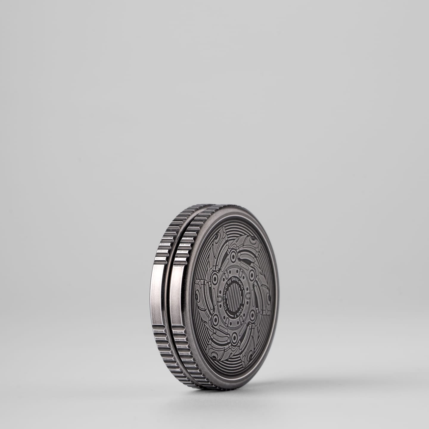 GoBiggeR 只禁优惠代码 Fidget Spread (Pillbug 2.0) Titanium/Zirconium (ships in the end of 2026)