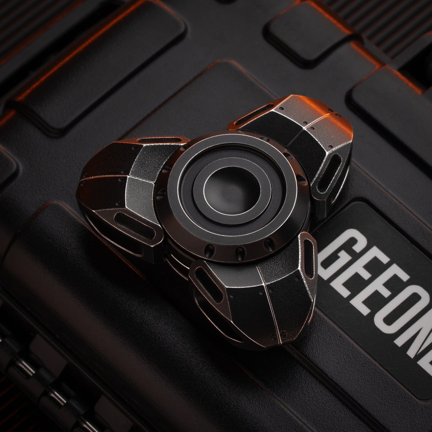 INSITU EDC 只禁优惠代码 3I/Atlas Spinner Distress Blackened Stainless Steel (ships in 25 days)