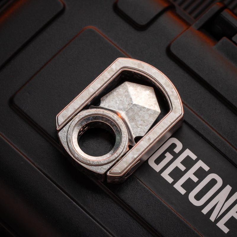 Iron Triangle Pendants Heart of Zerg 2.0 Crystal Ti (without tritium groove)