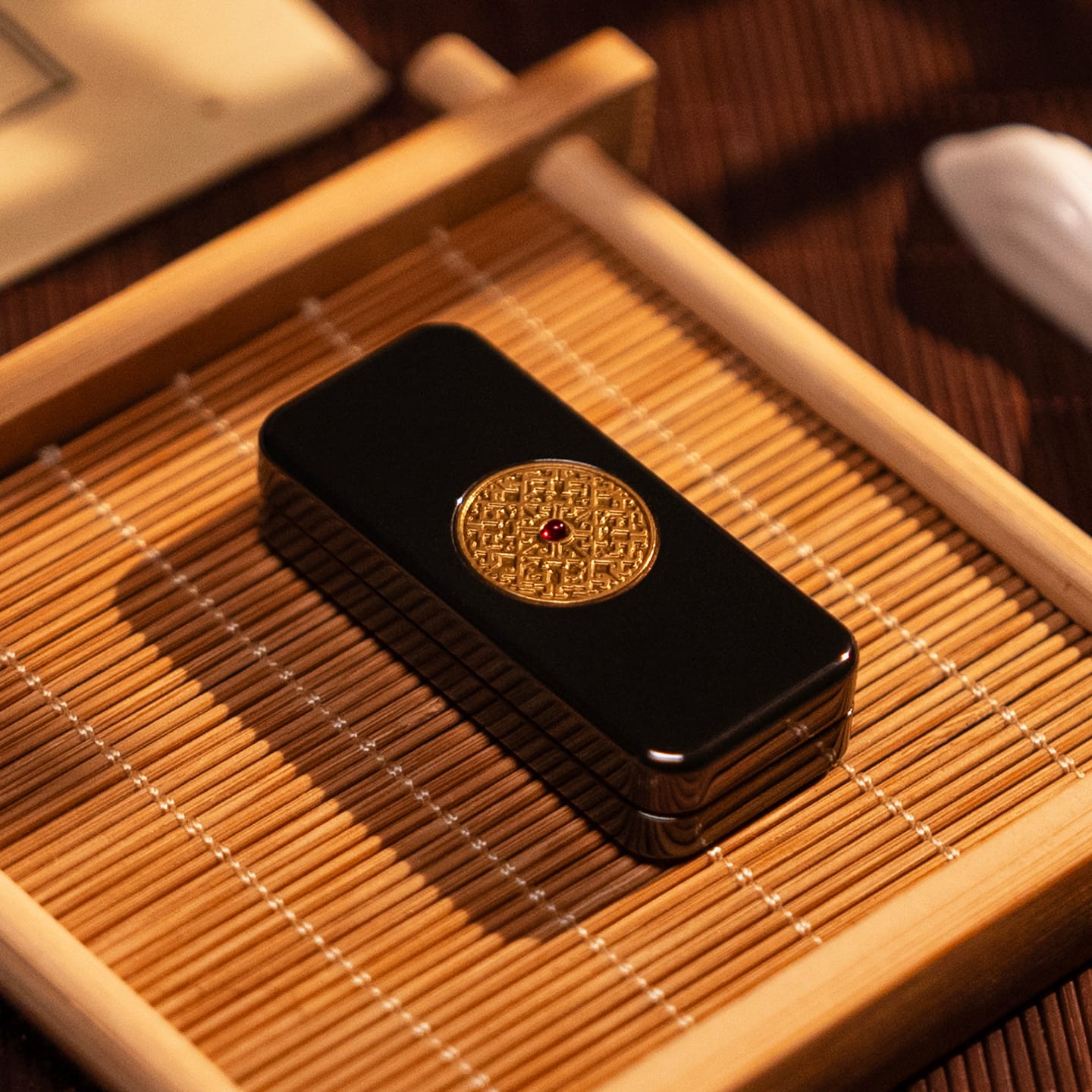 JIN MU EDC 只禁优惠代码 Paperweight Polished Zirconium (ships on August 25th)