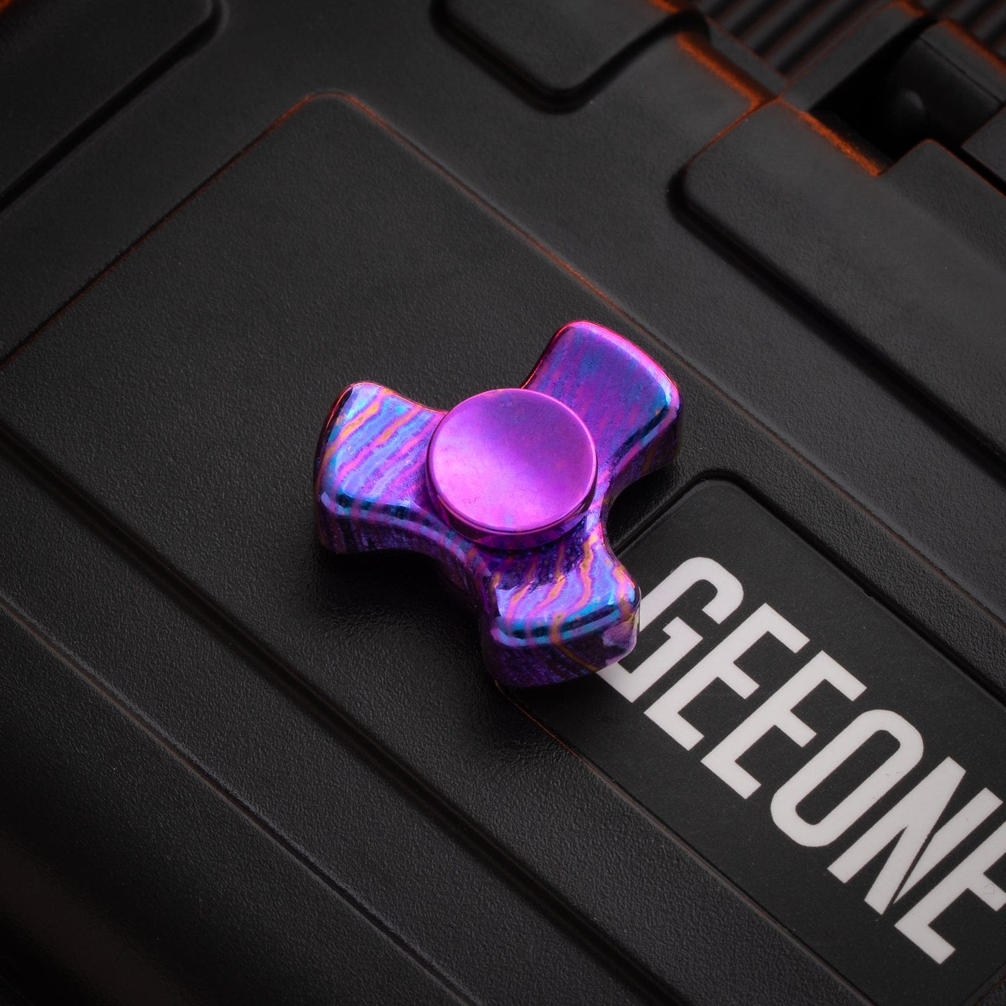 KASH EDC 只禁优惠代码 Kiddo Spinner Crystal Zircuti-pink (tri spinner)