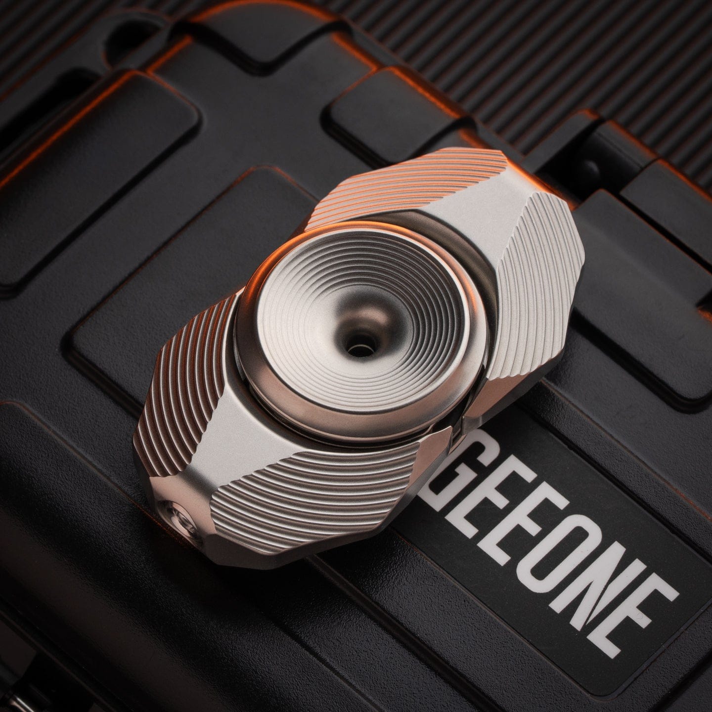 LARK EDC 只禁优惠代码 Open Armor Fidget Spinner-Worm Hole Titanium