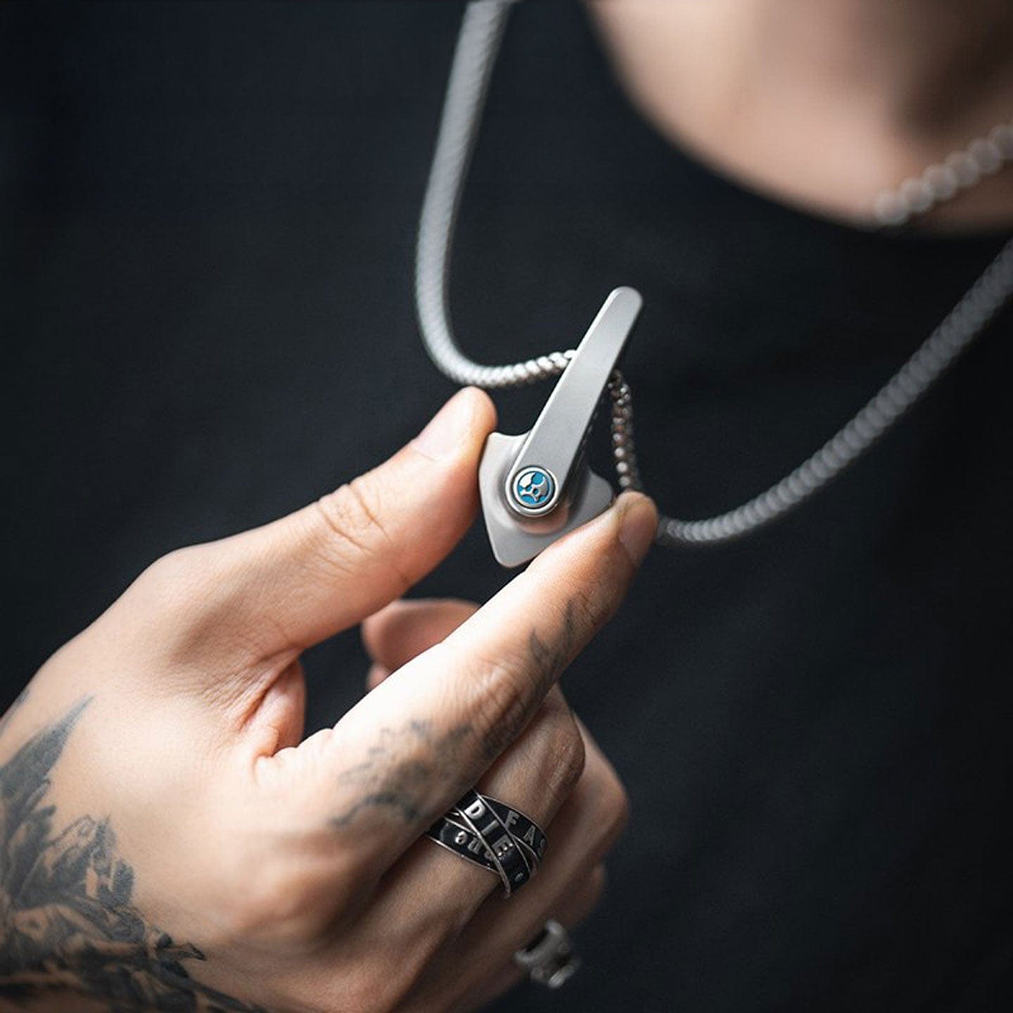 LAUTIE 只禁优惠代码 Pointer Pendant, Portable Bottle Opener