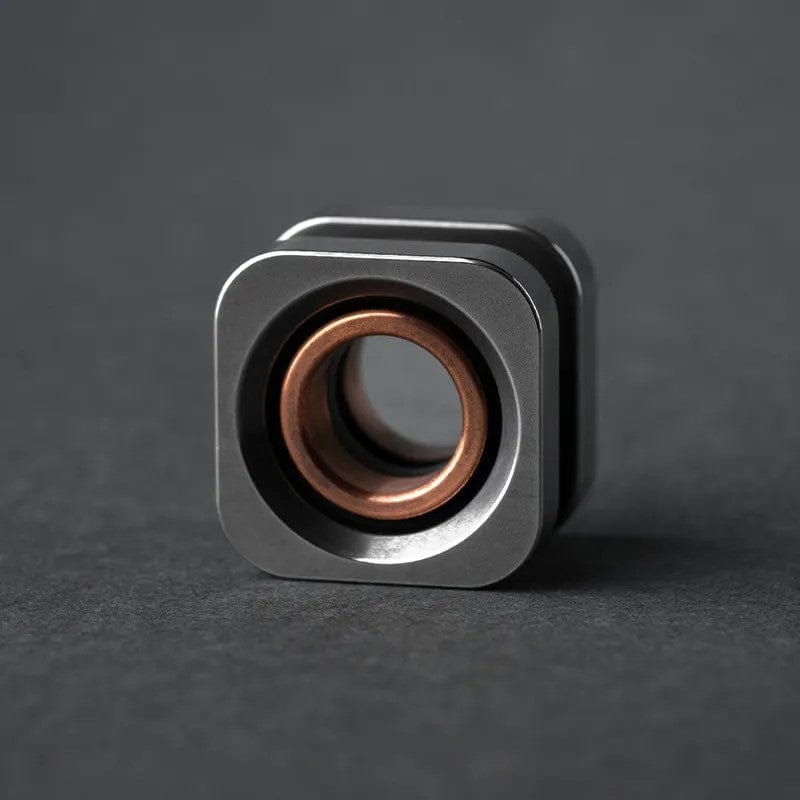 LAUTIE Pendants “Wormhole” Pendant