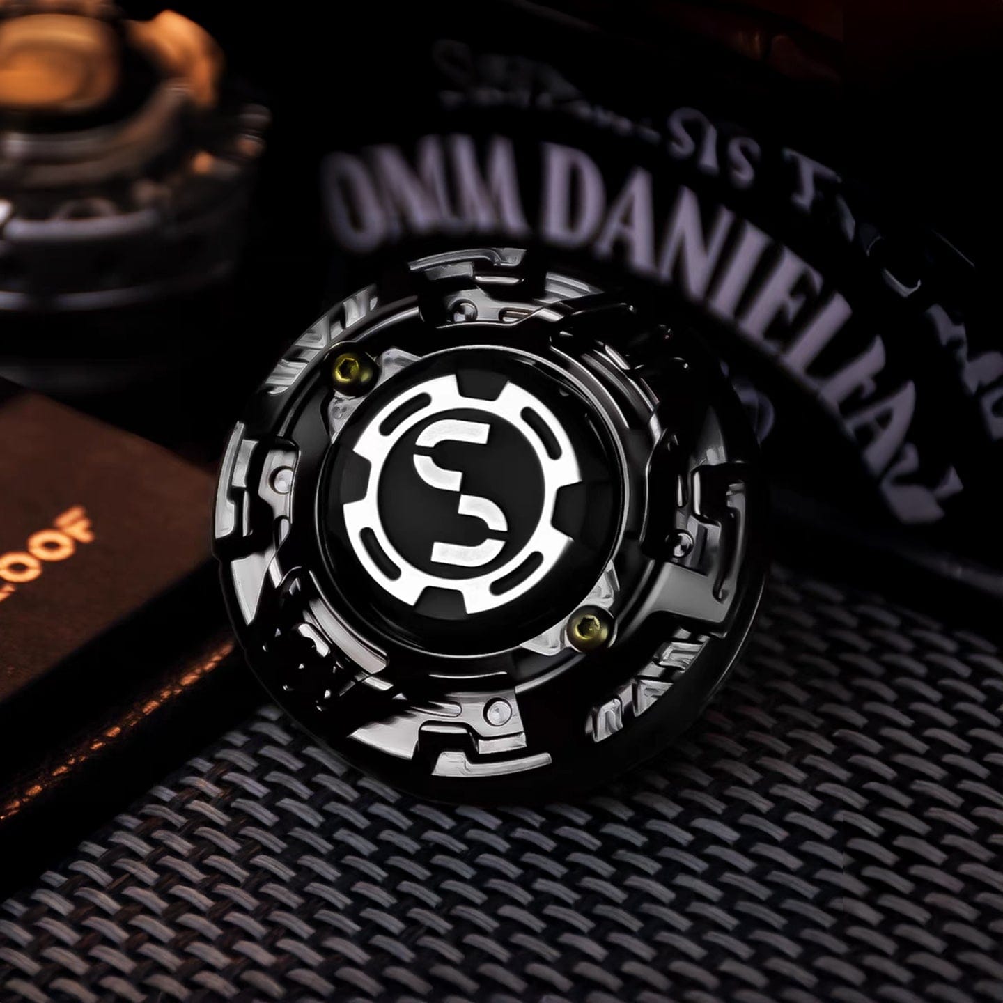 METILIS 只禁优惠代码 Thousance Falcon Black Stainless Steel