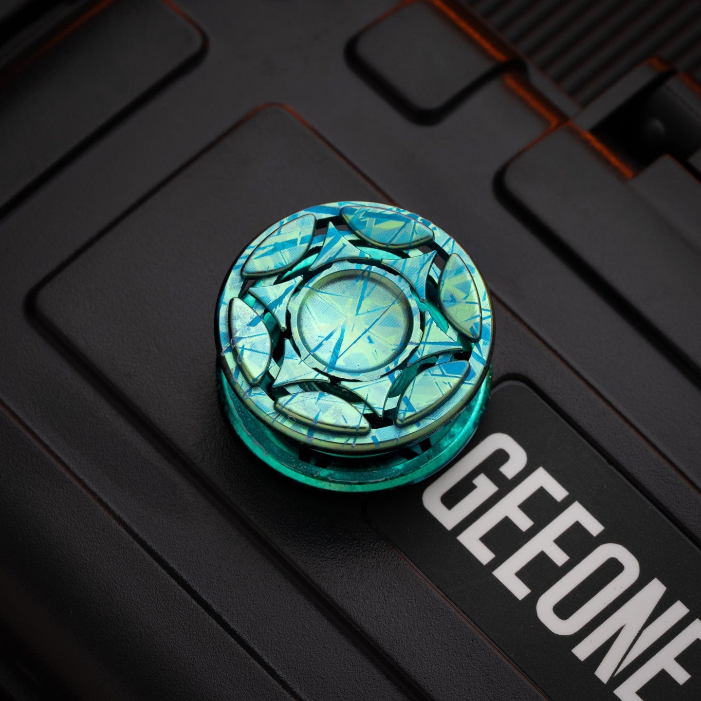 One realm 只禁优惠代码 Hexagram Spinner Buttons Crystal Titanium-aquamarine