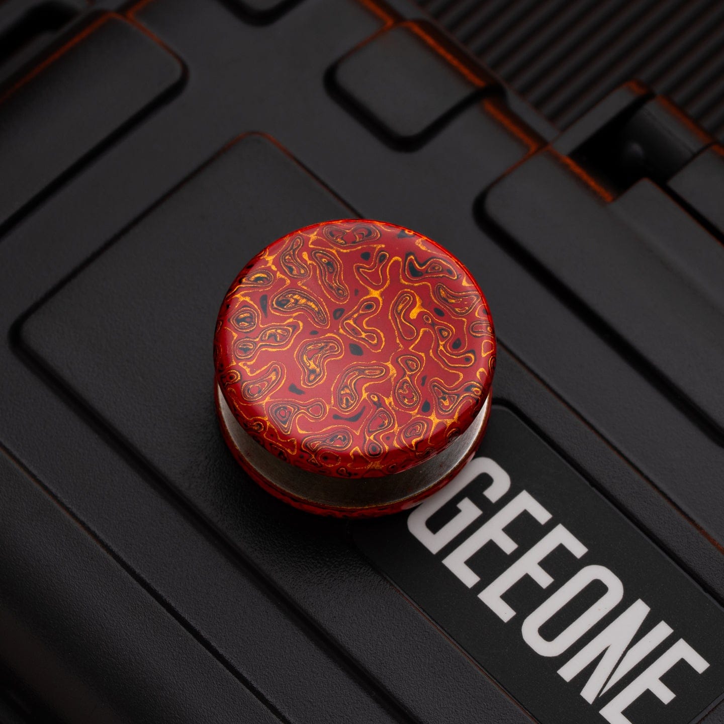 One realm 只禁优惠代码 Lacquer Spinner Buttons SS-red+golden