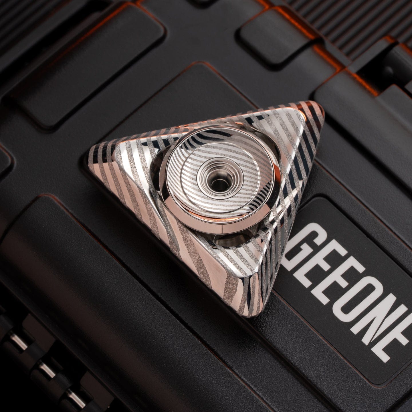 Rock 只禁优惠代码 Ling Guang Spinner