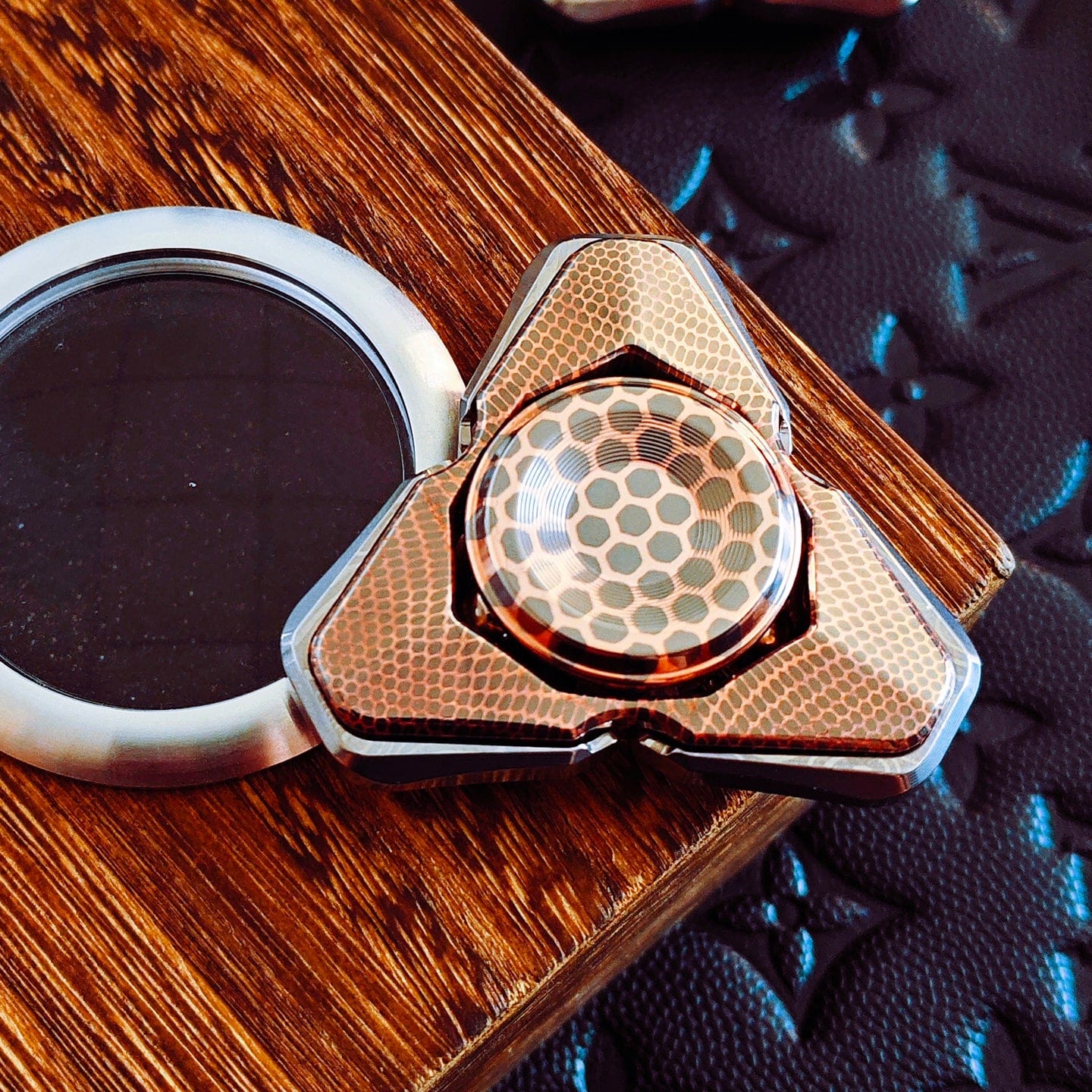 S-ONE Fidget Spinner SUAN Q Superconductor (boa pattern) ships in 60 days