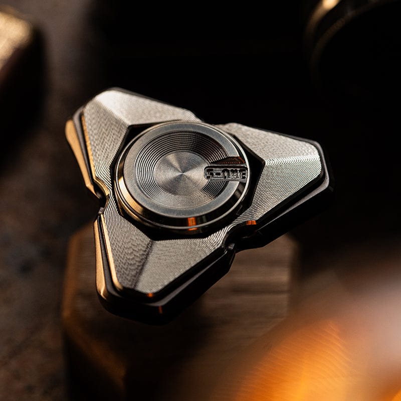 S-ONE Fidget Spinner SUAN Q Ti-silver dragon scales (ships in 30 days)