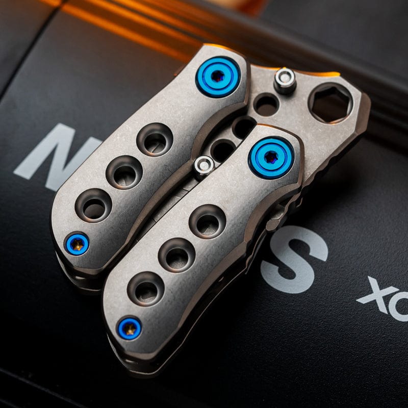 WANWU V blood Balisong / Titanium primary