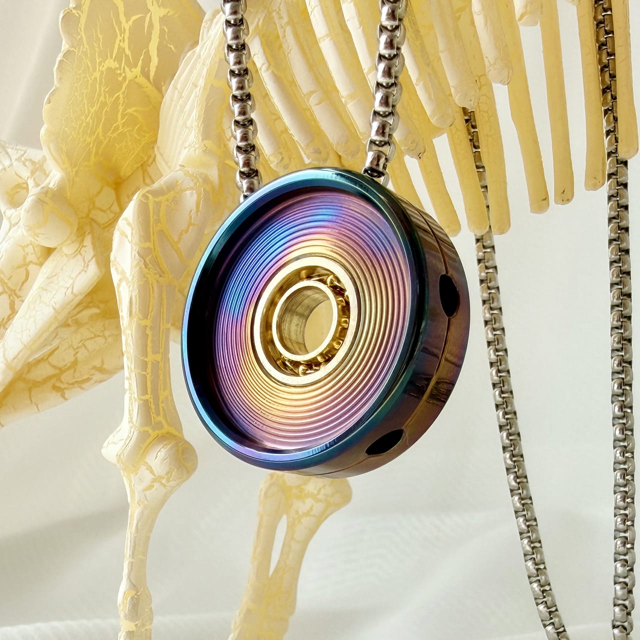 WM EDC 只禁优惠代码 Novo Buttons Necklace Oil Slick Zirconium