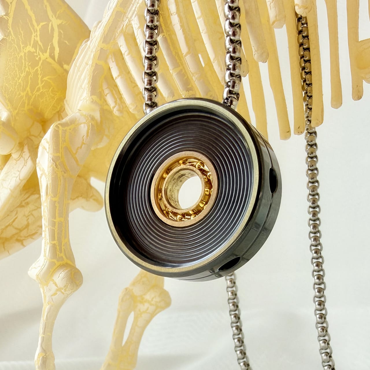 WM EDC 只禁优惠代码 Novo Buttons Necklace Zirconium-Black+Gold