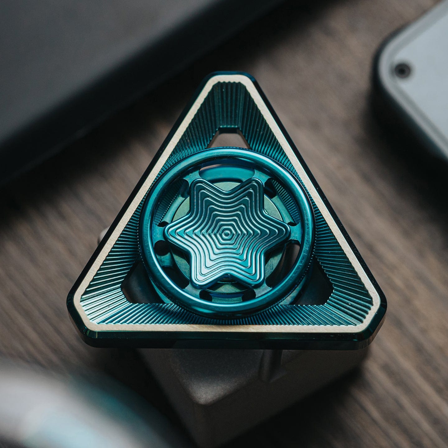 WM EDC 只禁优惠代码 SHERIFF Zirconium (green&golden) ships in 10 days