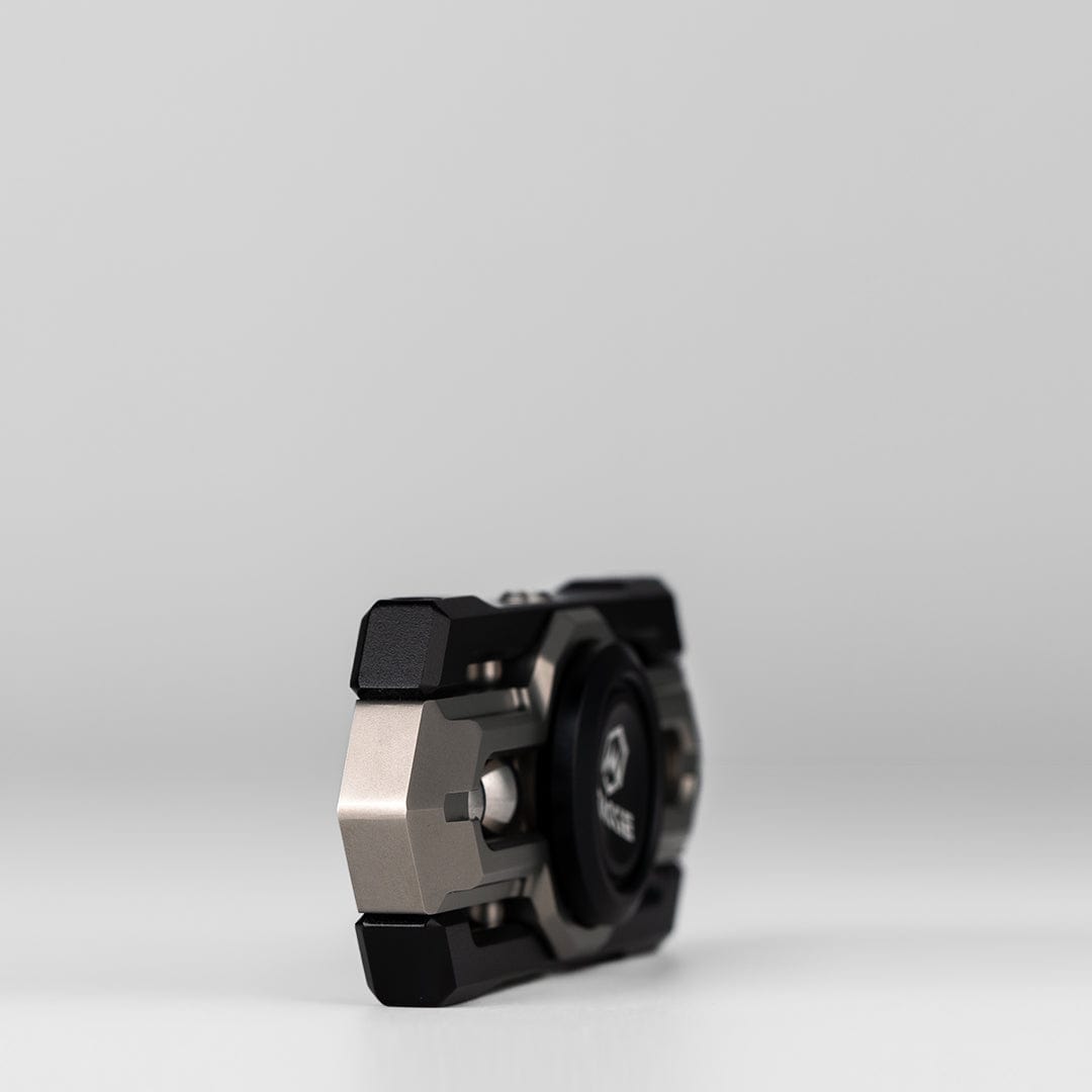 MACKIE Fidget Spinner Bar Armored Knight