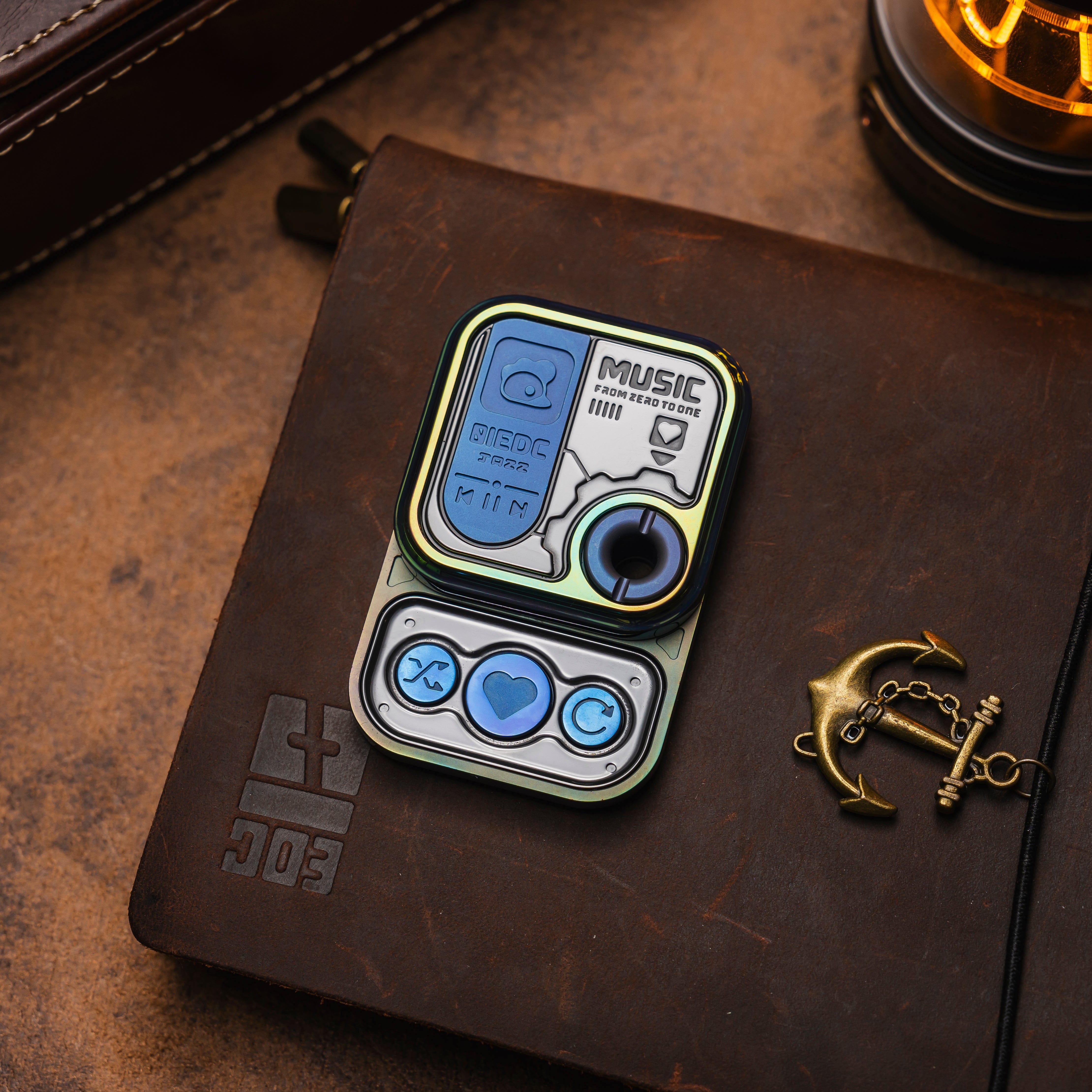 01EDC 只禁优惠代码 CD Player Cube Zirconium color