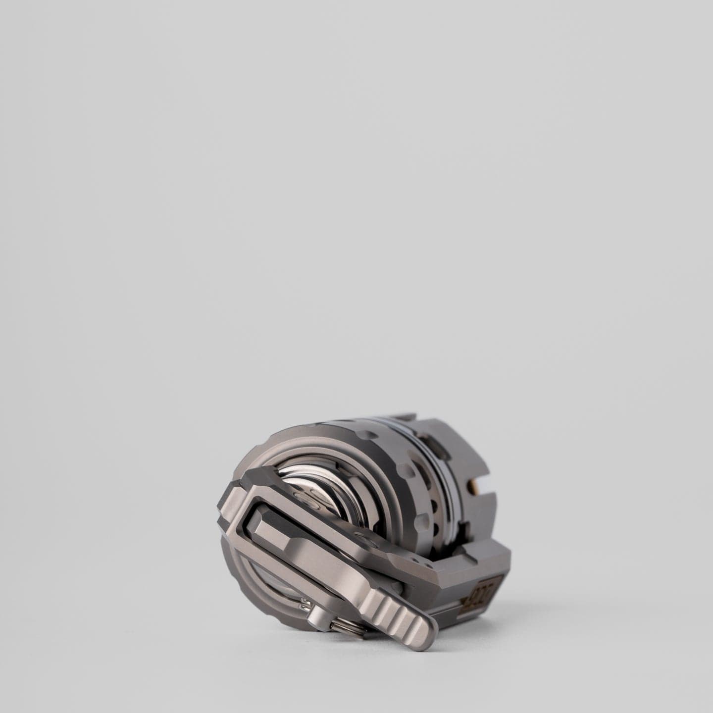 DJG 只禁优惠代码 Destroyer Titanium/Brass (ships in 60 days)