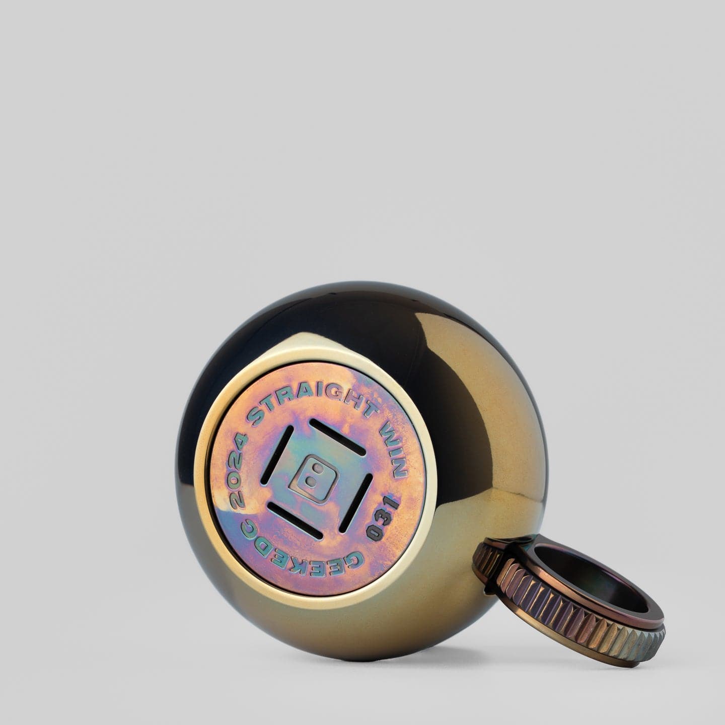 GEEK 只禁优惠代码 Teapot Oil Slick Zirconium