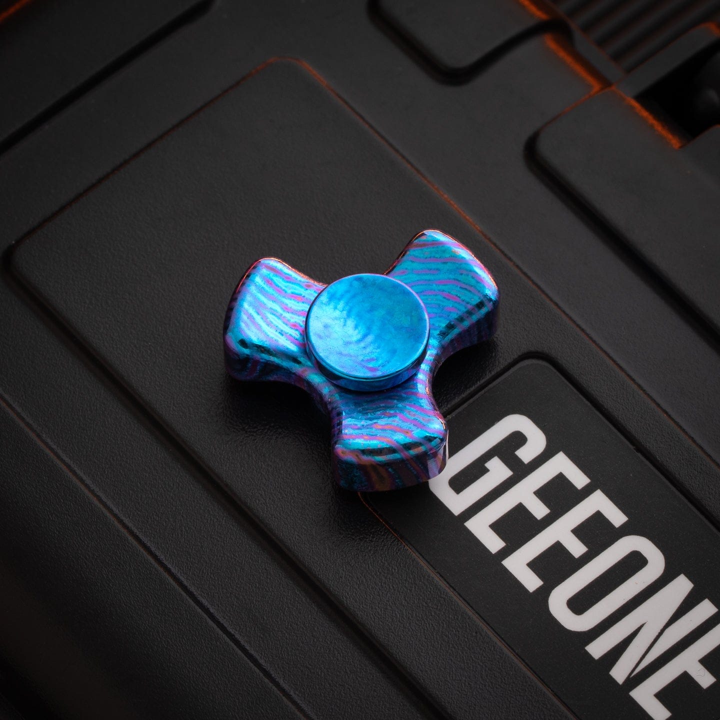 KASH EDC 只禁优惠代码 Kiddo Spinner Kiddo Spinner (tri spinner). / Crystal Zircuti-blue