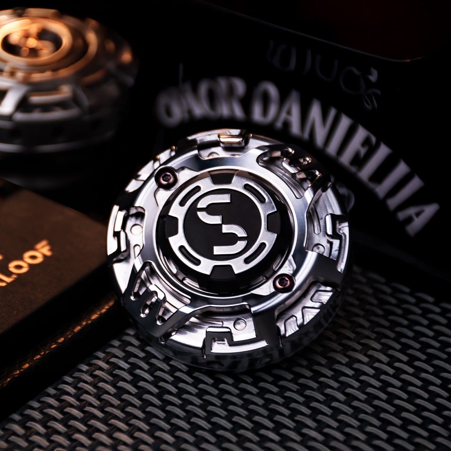 METILIS 只禁优惠代码 Thousance Falcon Knife grain Stainless Steel