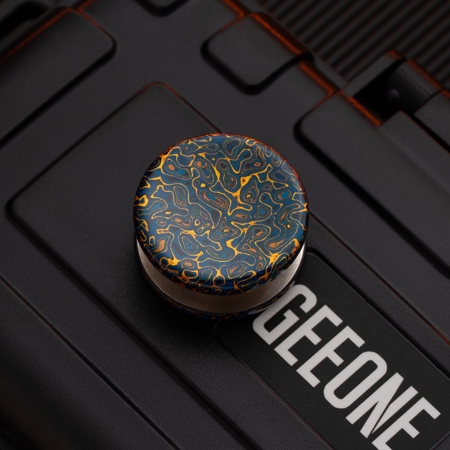 One realm 只禁优惠代码 Lacquer Spinner Buttons SS-blue+golden