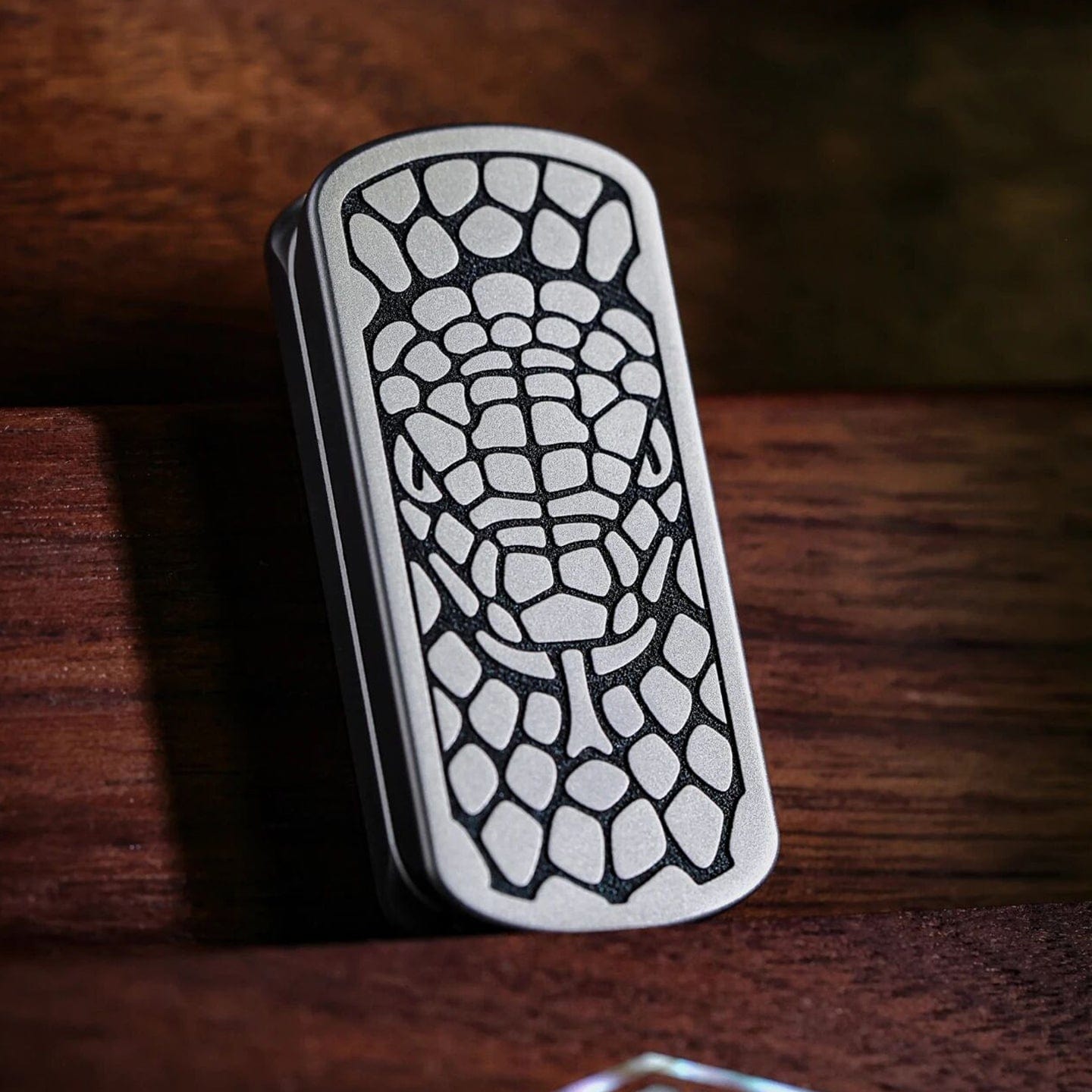 SEKI 只禁优惠代码 Blade Slider Stainless Steel-python pattern (ships in 15 days)