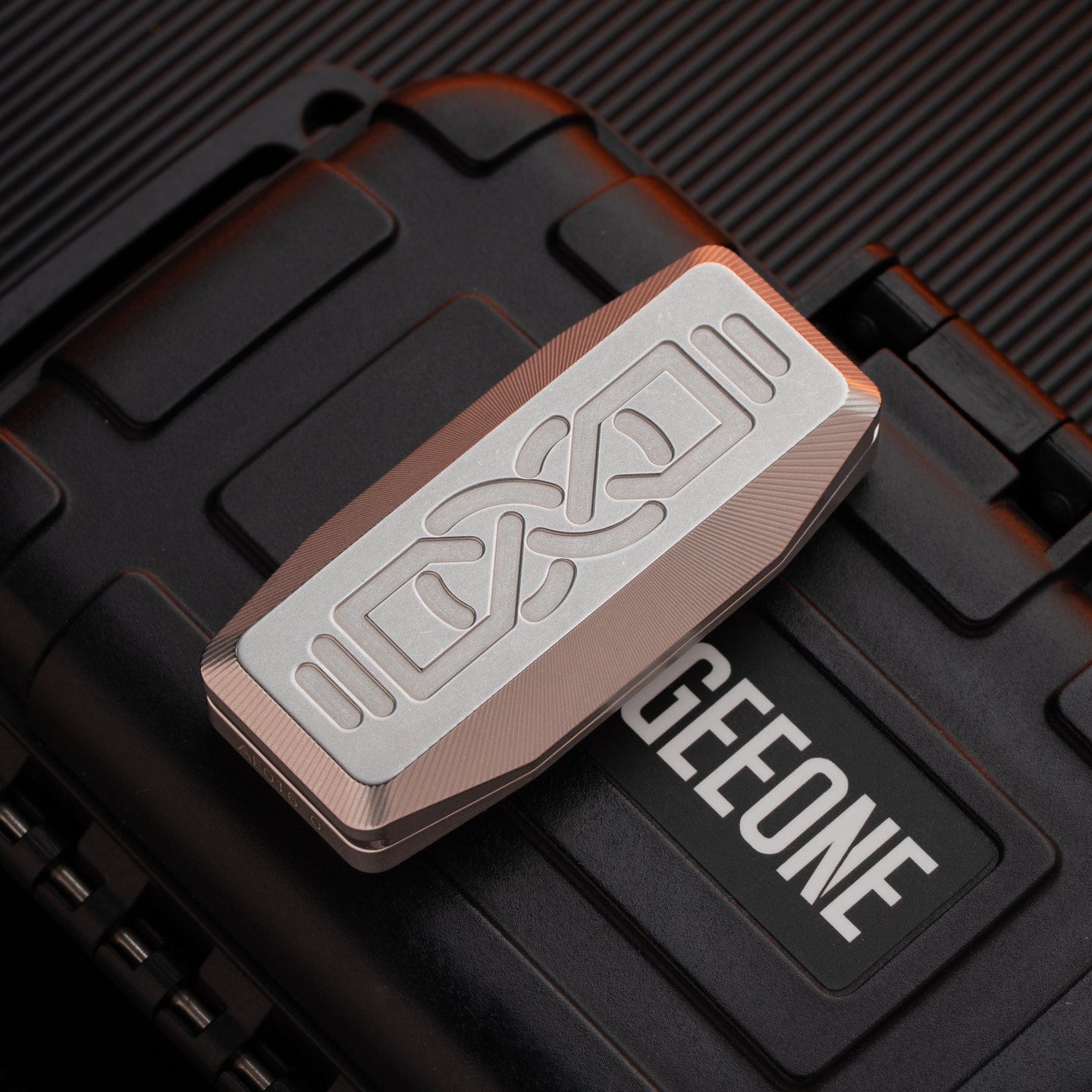 Sequence 只禁优惠代码 Shuttle Slider Stonewashed Titanium