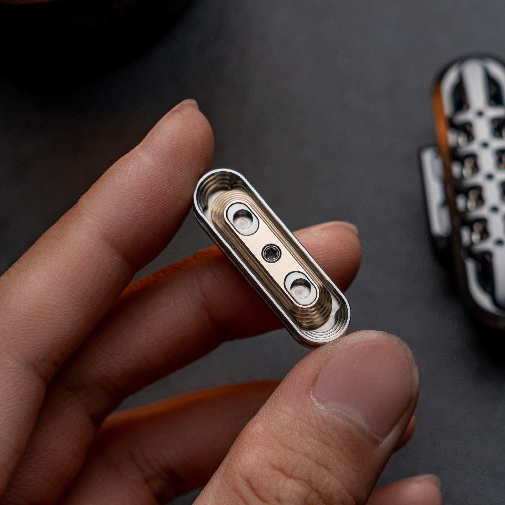 WANWU 只禁优惠代码 EXOSKELETON EXOSKELETON / Titanium+Brass (Tuning Fork Core used for the EXOSKELETON )