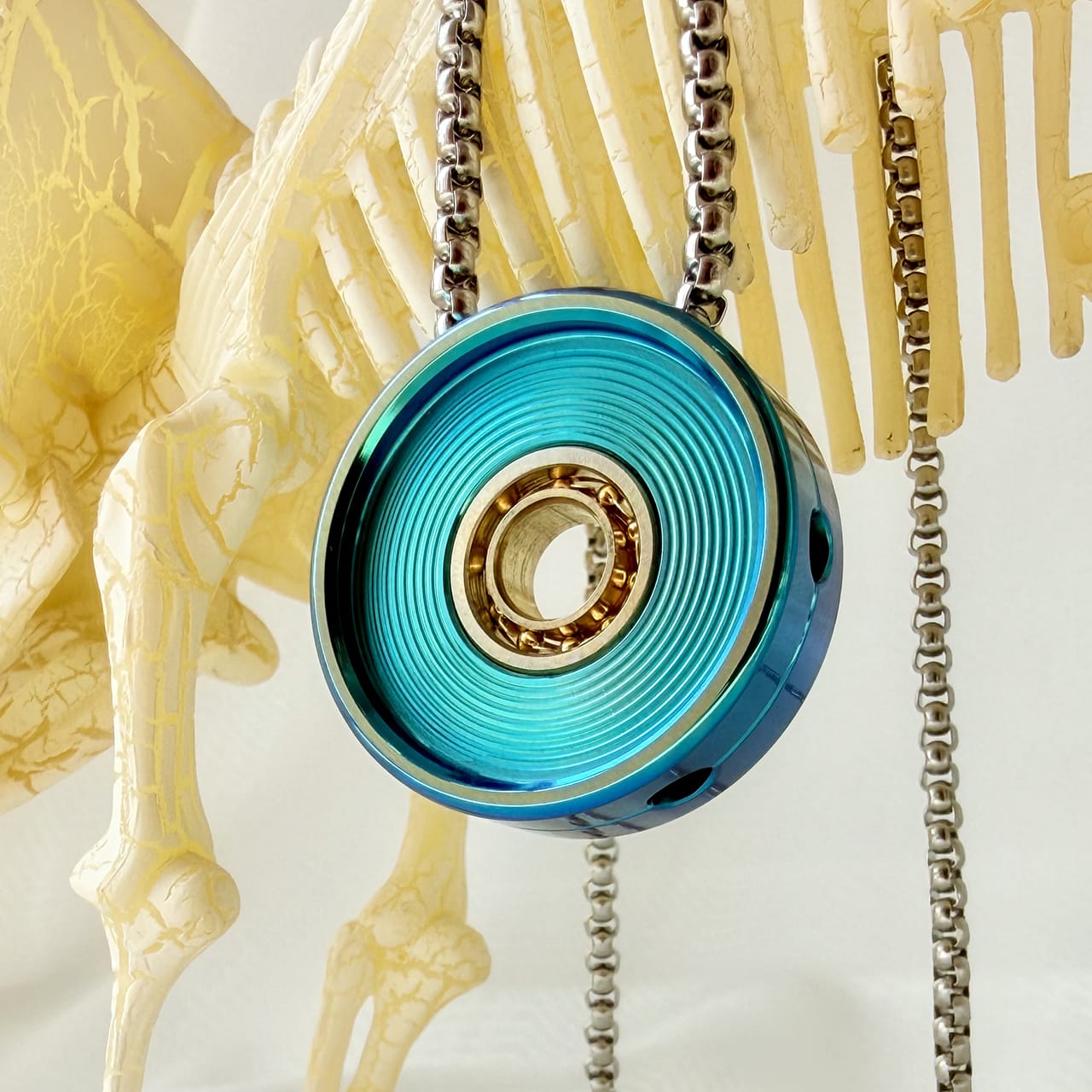 WM EDC 只禁优惠代码 Novo Buttons Necklace Zirconium-Green+Gold