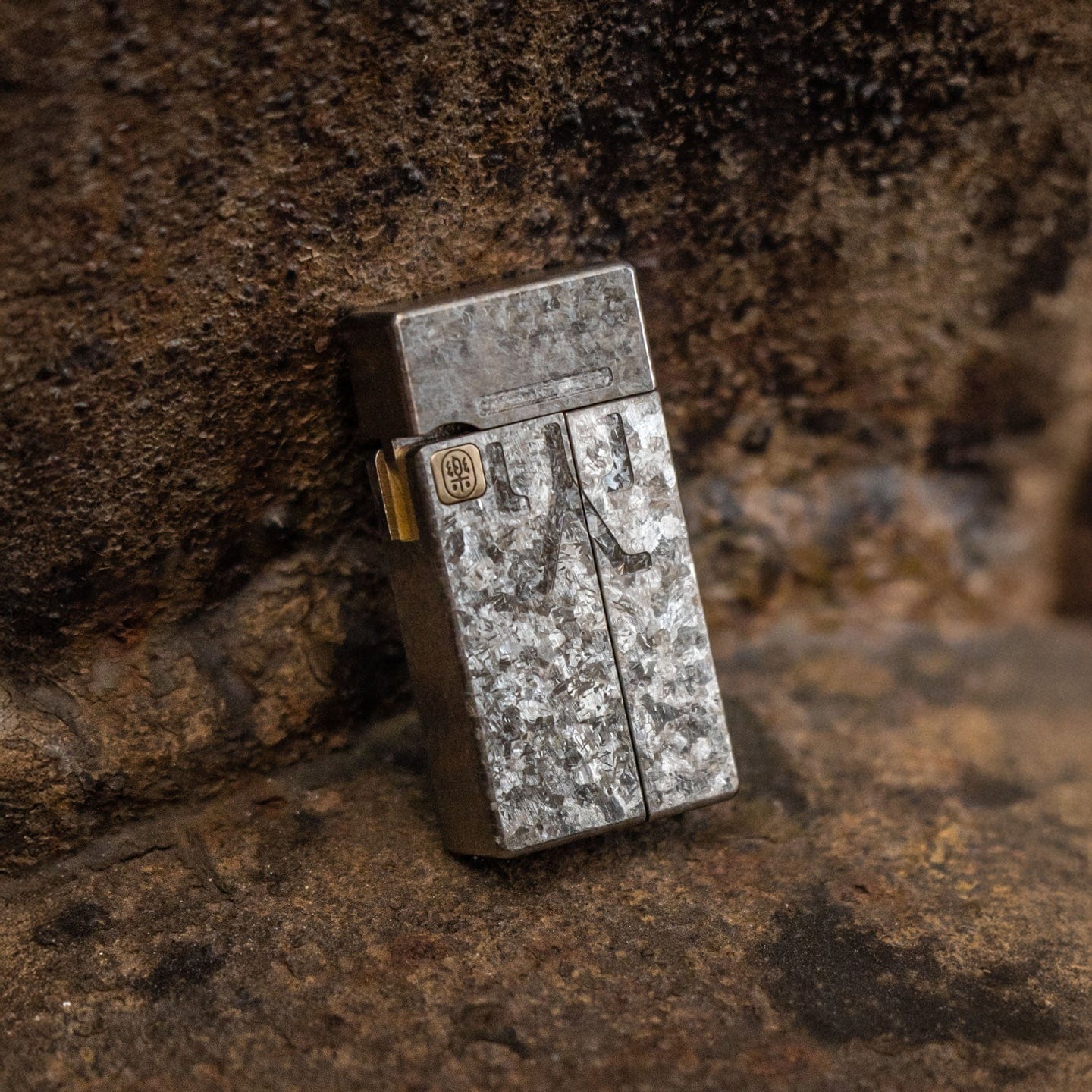 YOLO STUDIO Fidget Slider NO FIRE Crystal Titanium